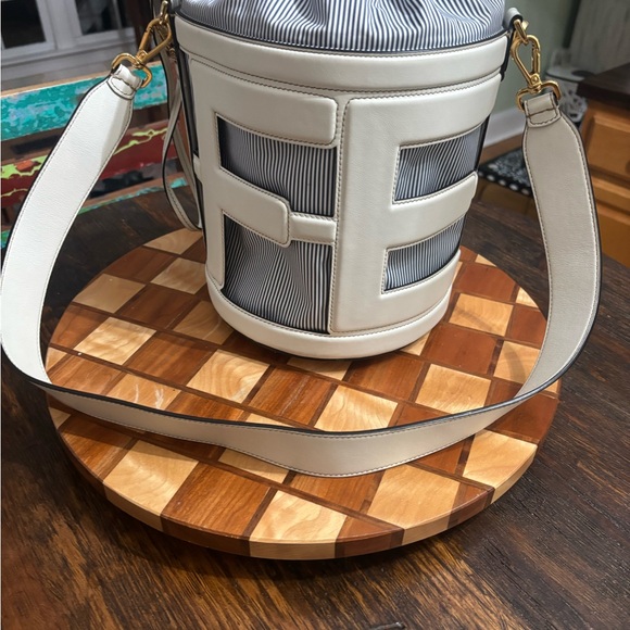 Fendi step out bucket bag used once - Picture 9 of 11